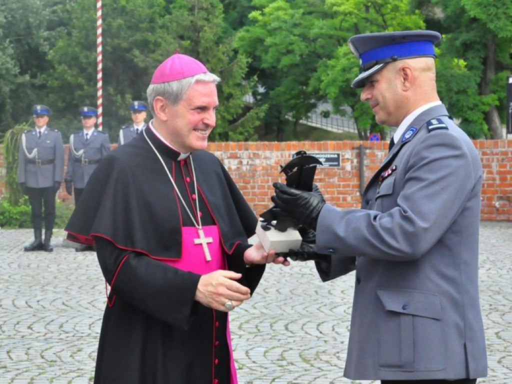 Awanse, odznaczenia i podziękowania dla stróżów prawa [zdjęcia]