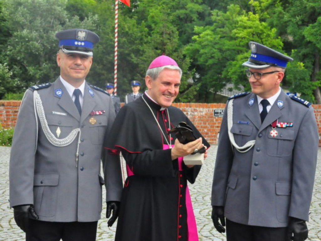 Awanse, odznaczenia i podziękowania dla stróżów prawa [zdjęcia]