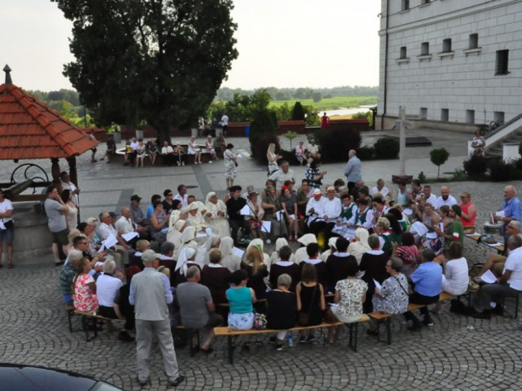 Wspólnie, patriotycznie dla żołnierzy