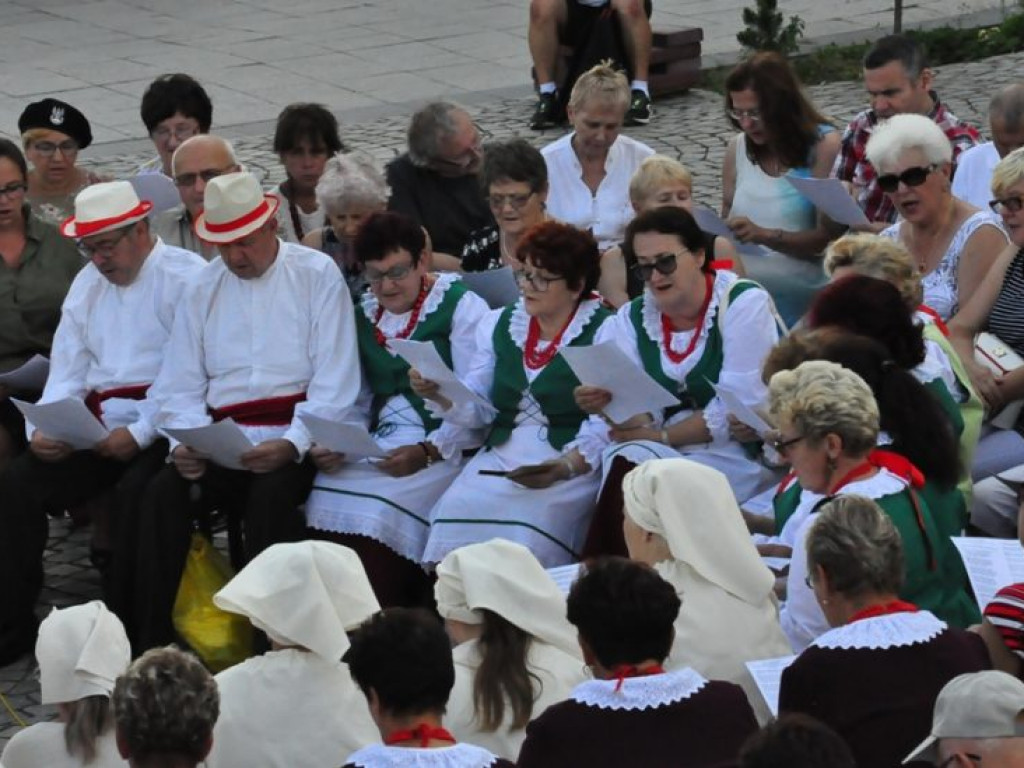 Wspólnie, patriotycznie dla żołnierzy