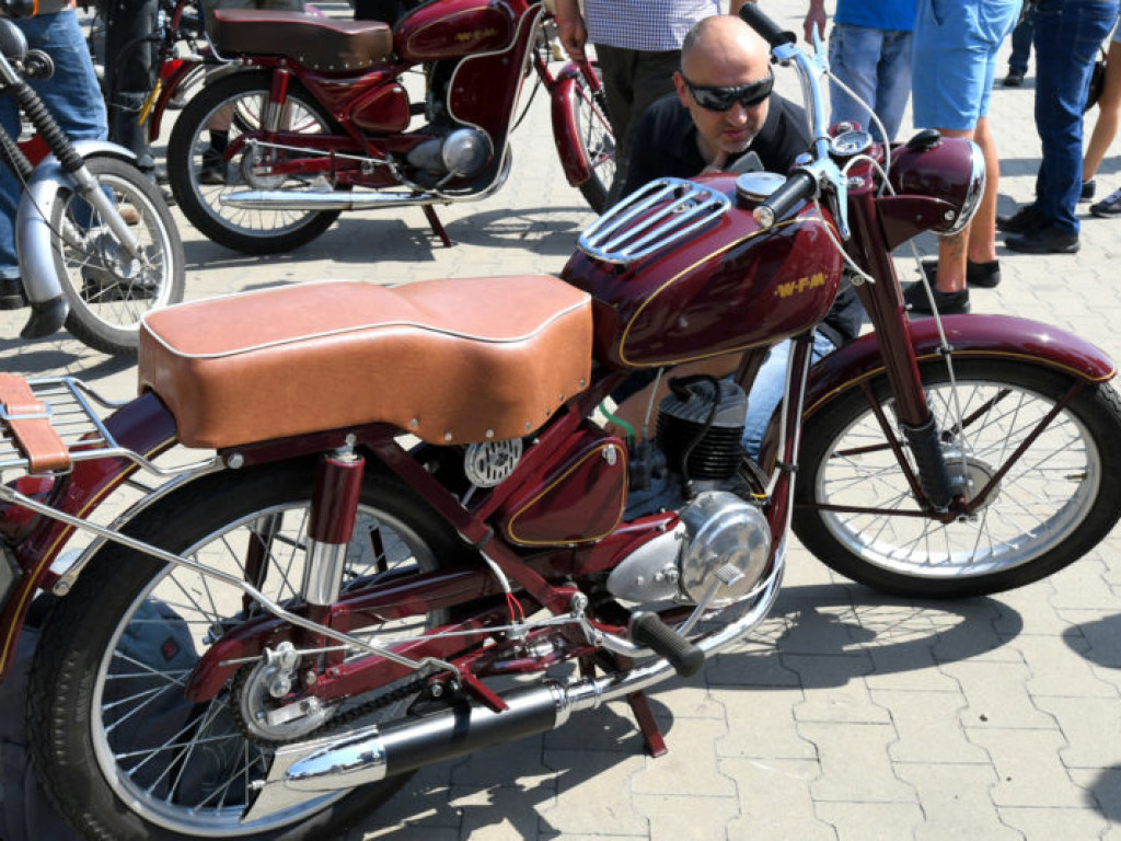Zjazd starych motocykli w Grębowie (galeria)