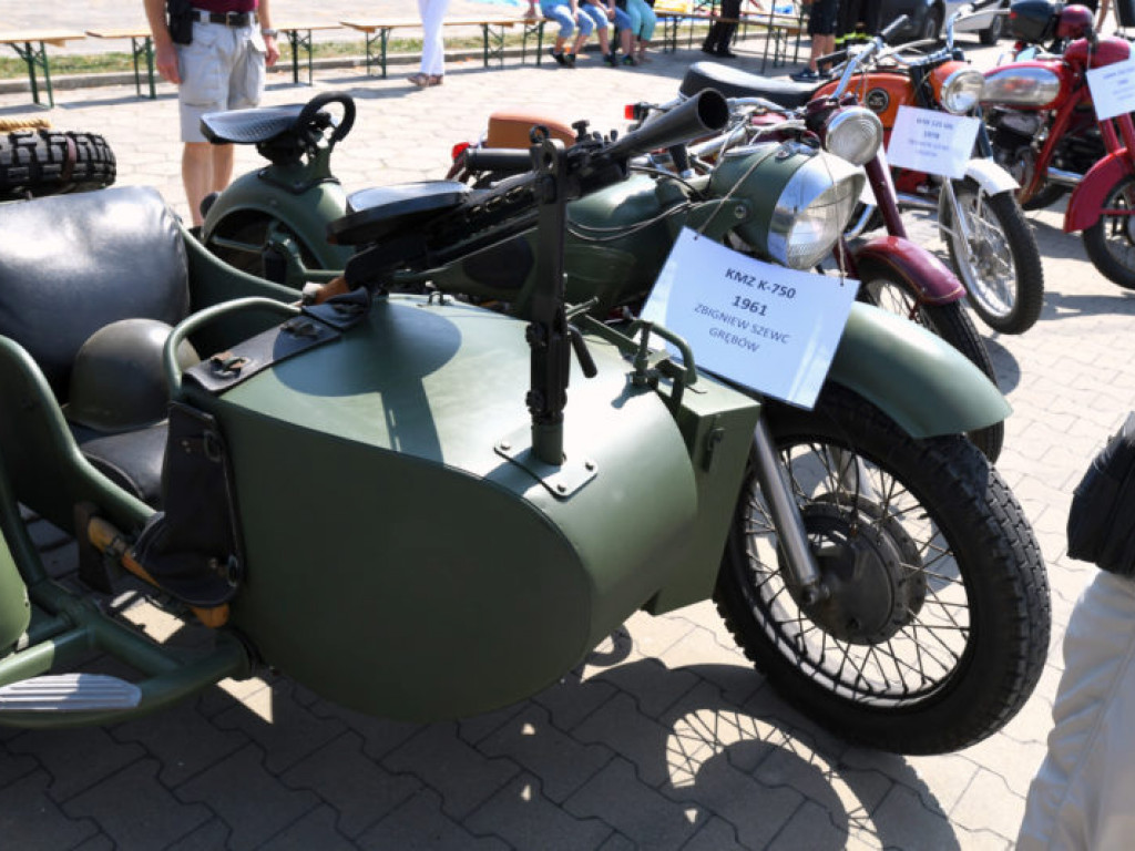 Zjazd starych motocykli w Grębowie (galeria)