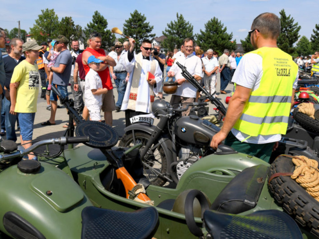 Zjazd starych motocykli w Grębowie (galeria)