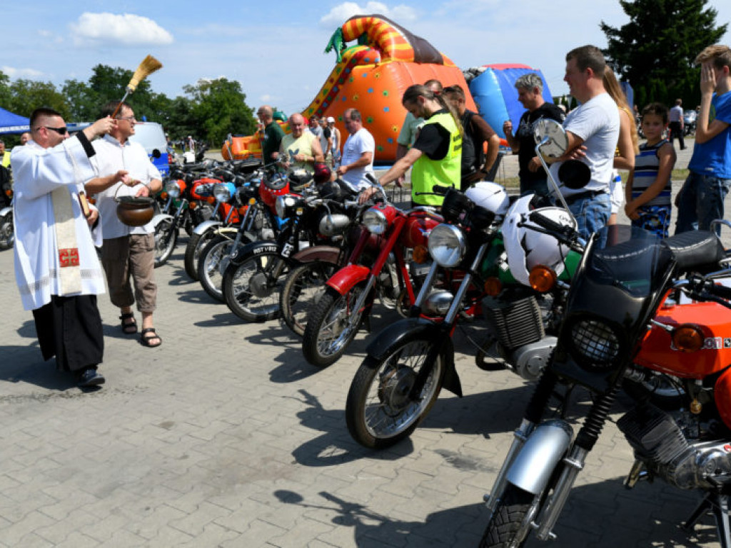 Zjazd starych motocykli w Grębowie (galeria)