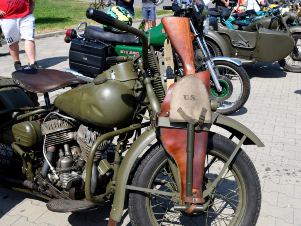 Zjazd starych motocykli w Grębowie (galeria)