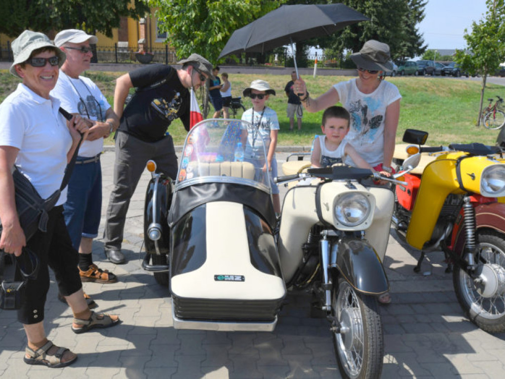 Zjazd starych motocykli w Grębowie (galeria)