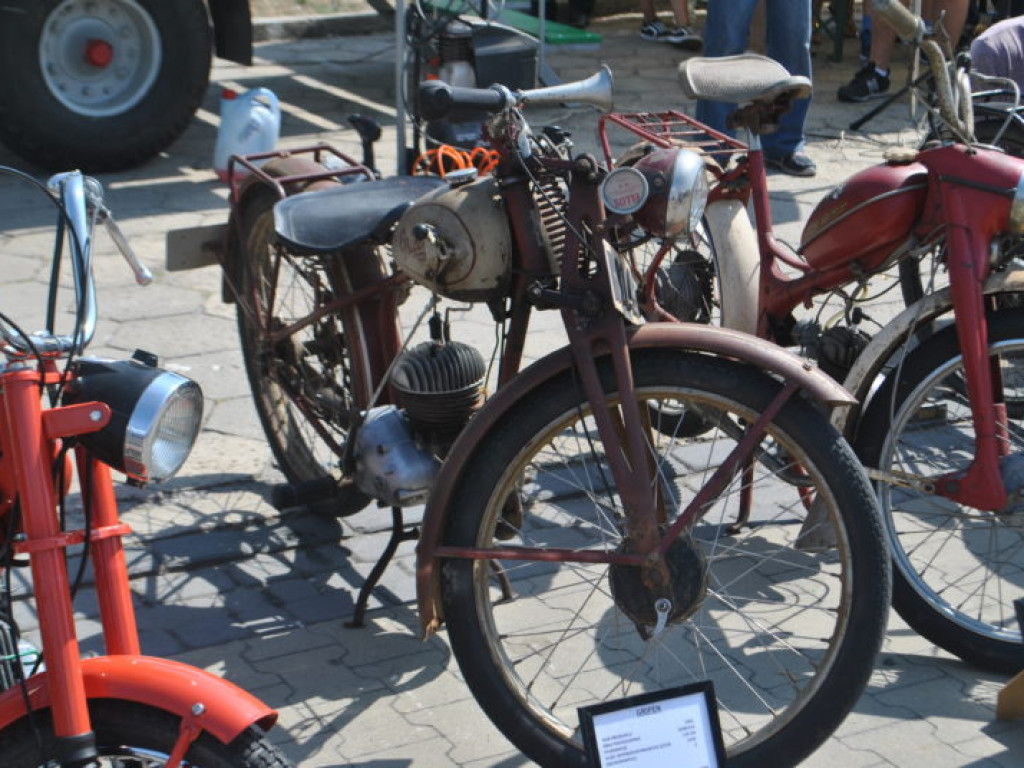 Zjazd starych motocykli w Grębowie (galeria)