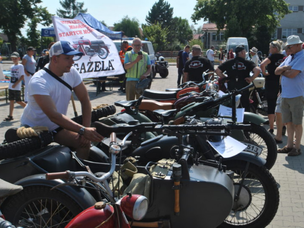 Zjazd starych motocykli w Grębowie (galeria)