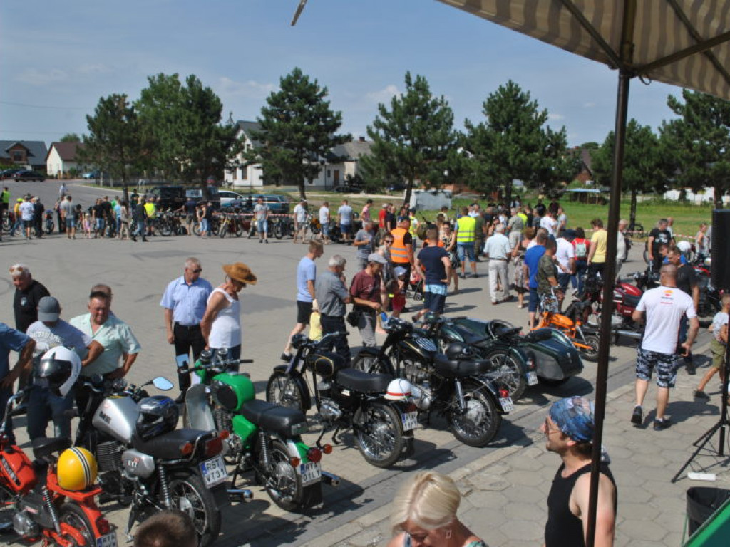 Zjazd starych motocykli w Grębowie (galeria)
