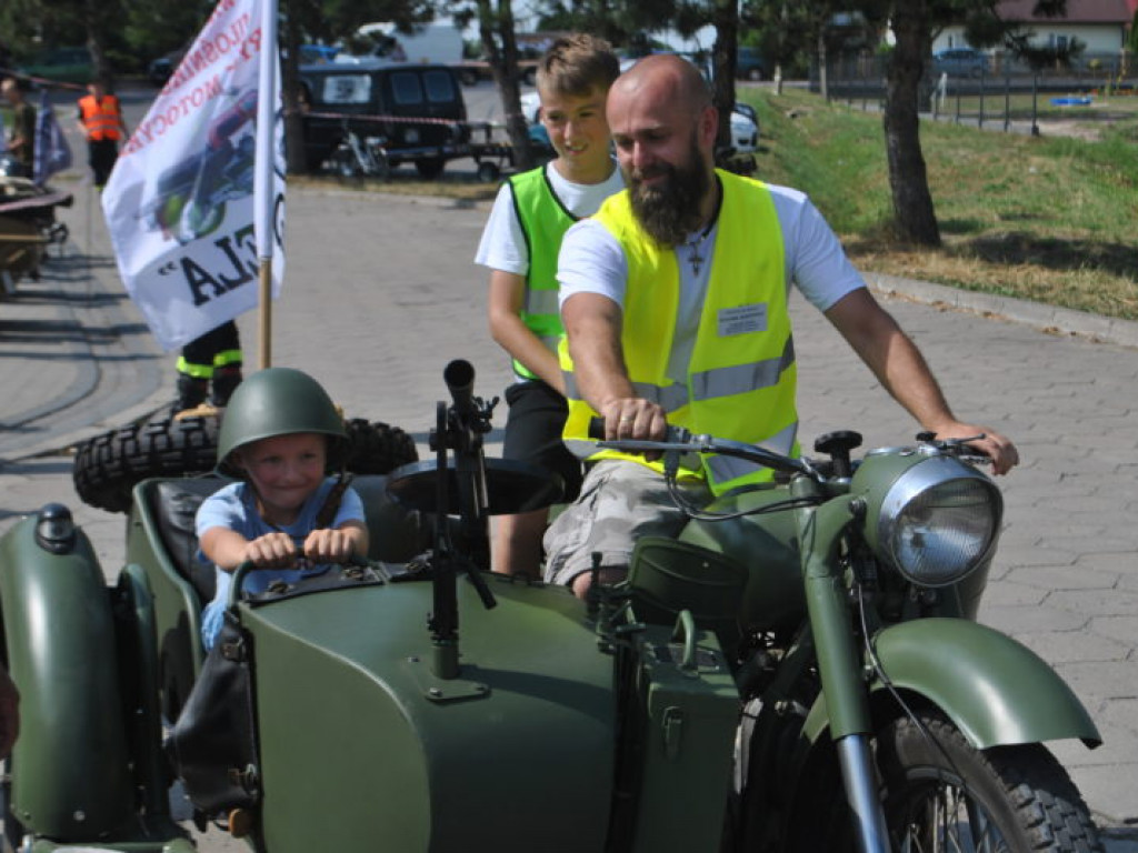Zjazd starych motocykli w Grębowie (galeria)