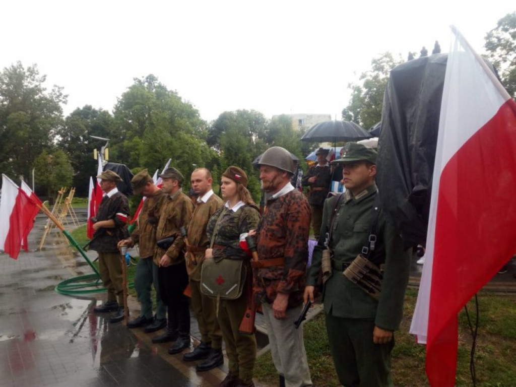 Staszów w hołdzie powstańcom warszawskim [zdjęcia]