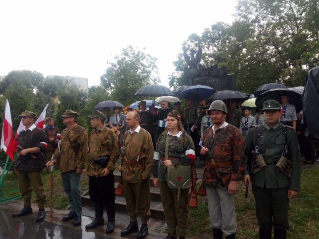 Staszów w hołdzie powstańcom warszawskim [zdjęcia]