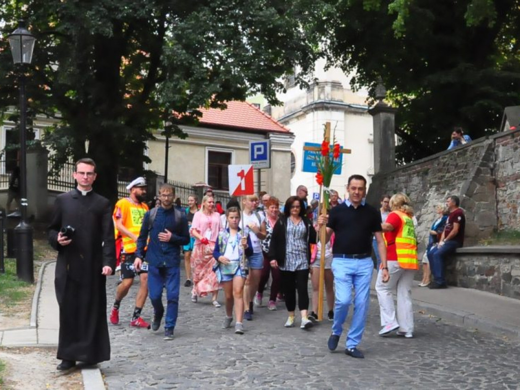 Pątnicy już w drodze [zdjęcia]