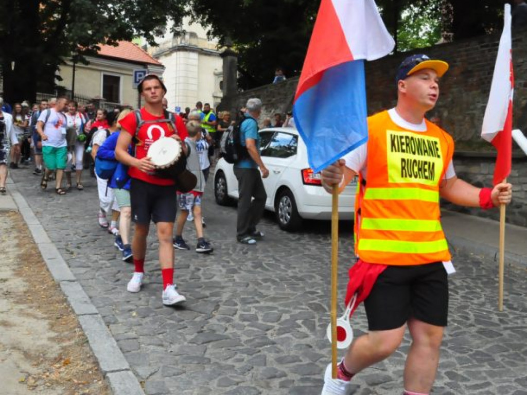 Pątnicy już w drodze [zdjęcia]