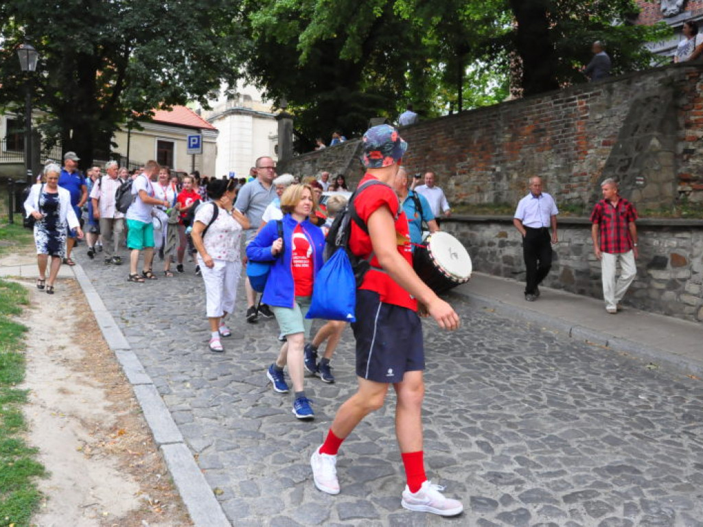 Pątnicy już w drodze [zdjęcia]