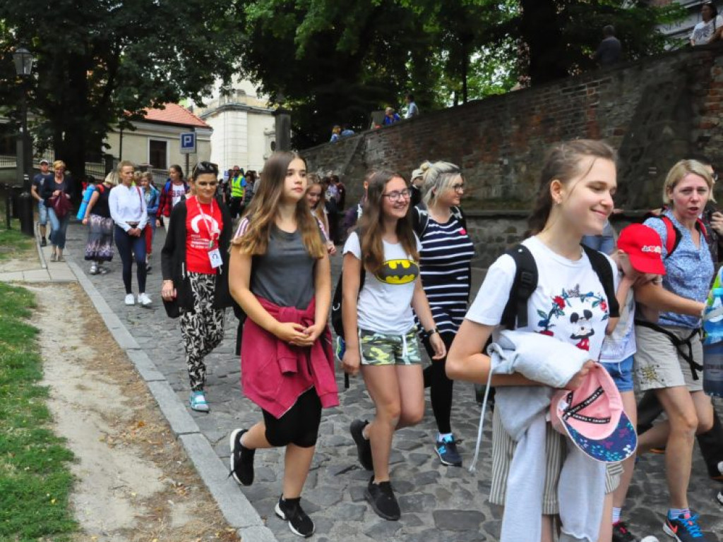 Pątnicy już w drodze [zdjęcia]