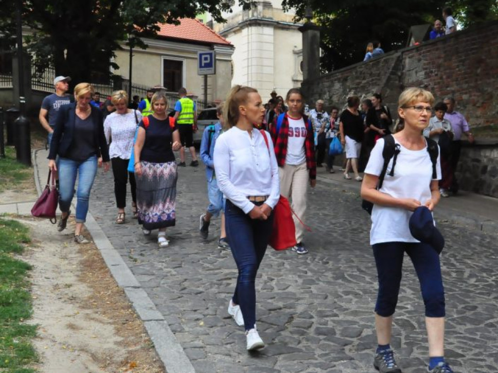 Pątnicy już w drodze [zdjęcia]
