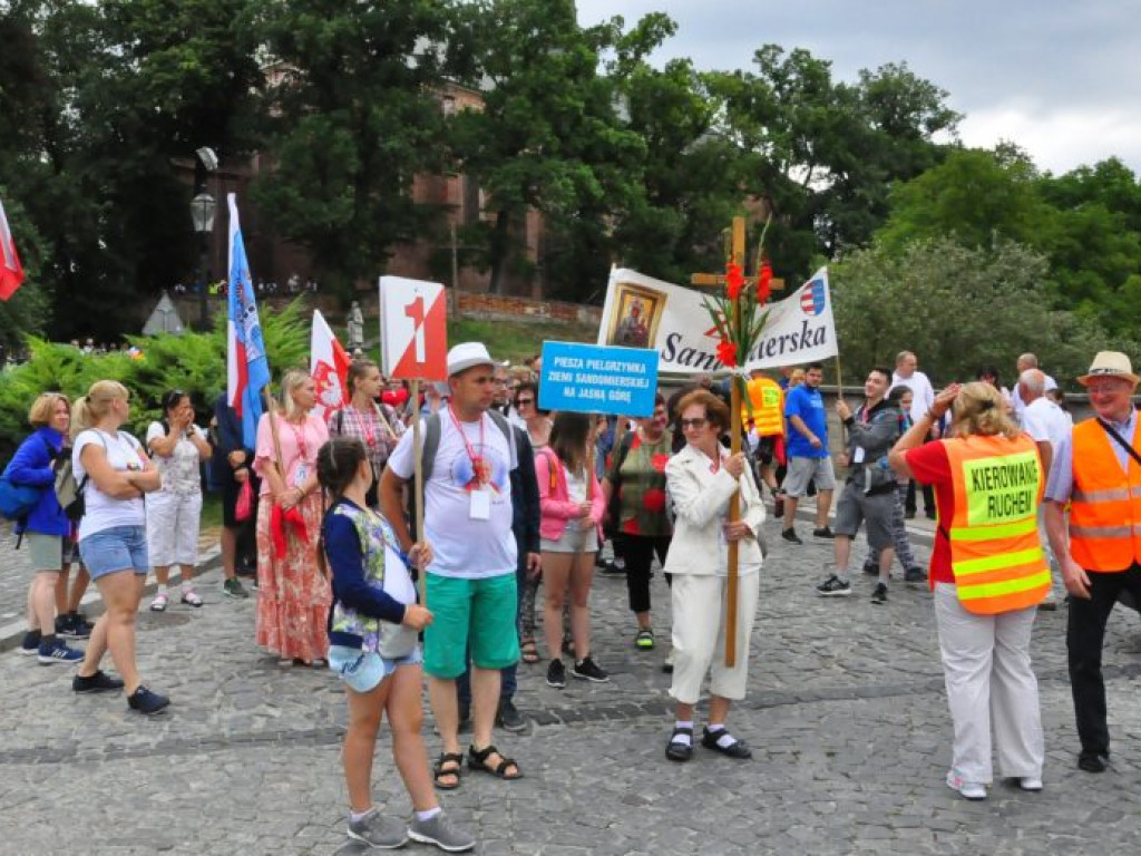 Pątnicy już w drodze [zdjęcia]