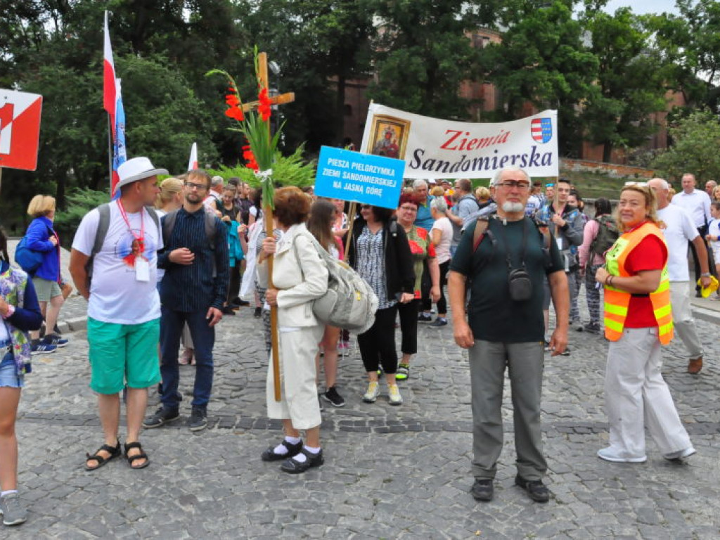 Pątnicy już w drodze [zdjęcia]