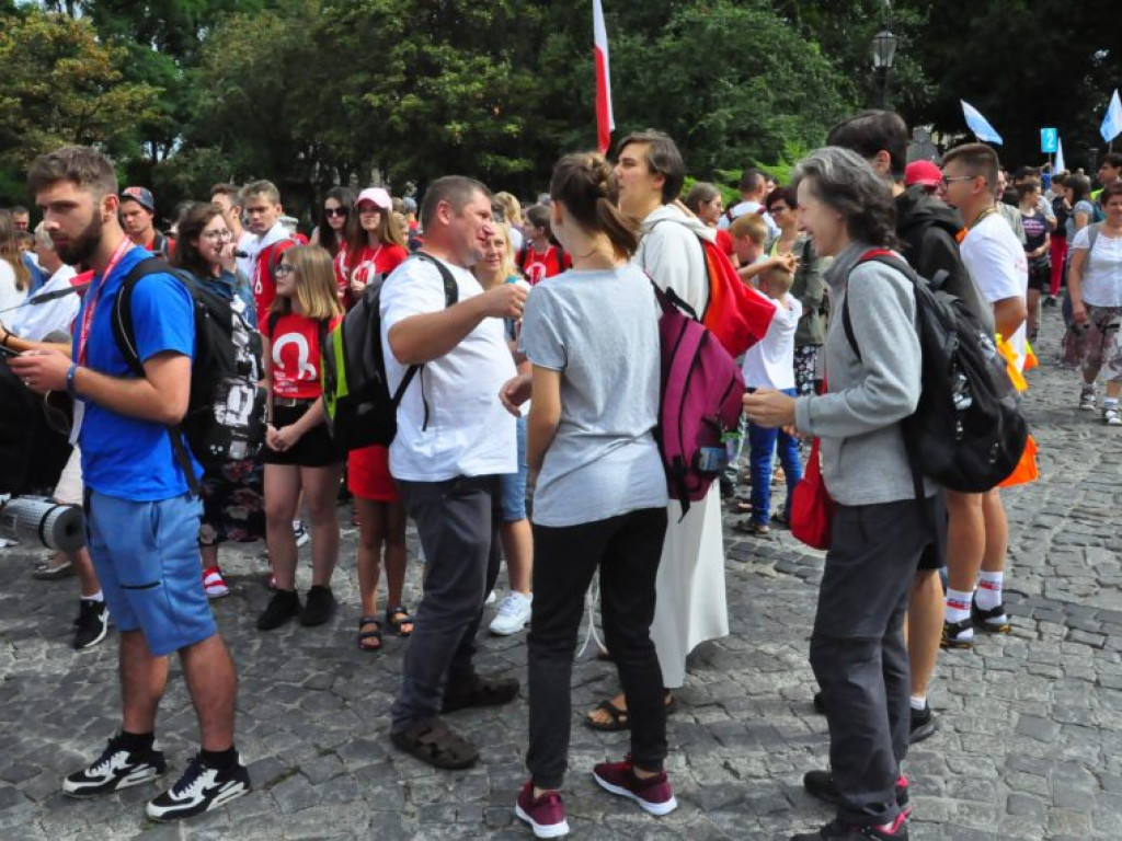 Pątnicy już w drodze [zdjęcia]