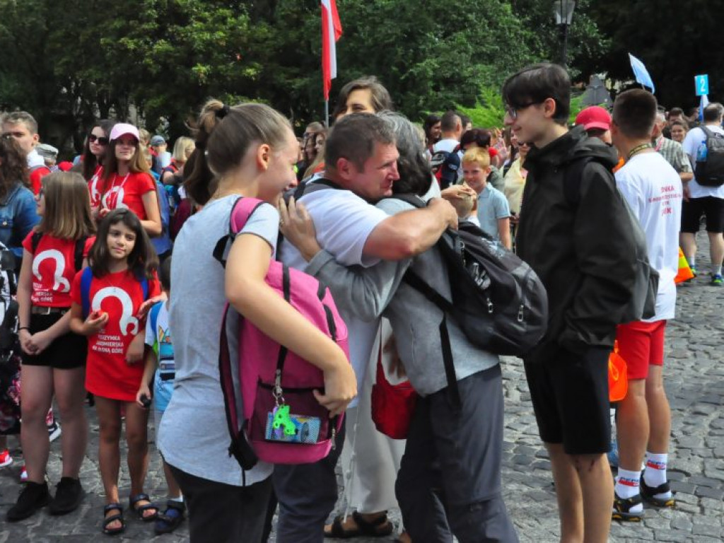 Pątnicy już w drodze [zdjęcia]
