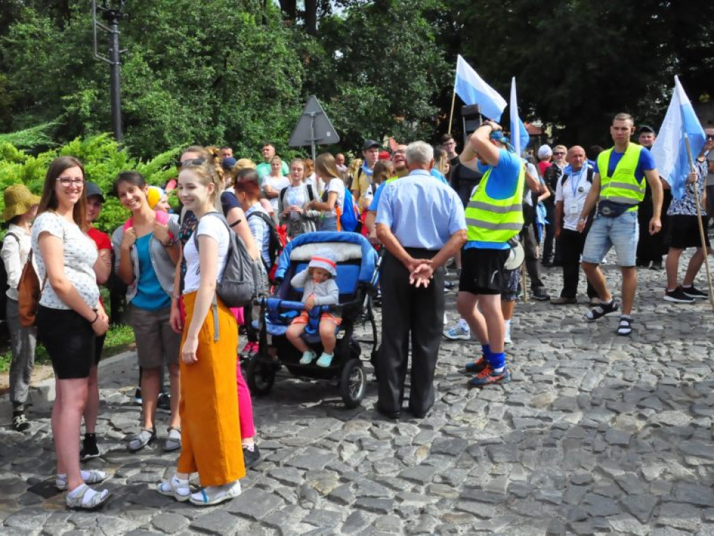 Pątnicy już w drodze [zdjęcia]