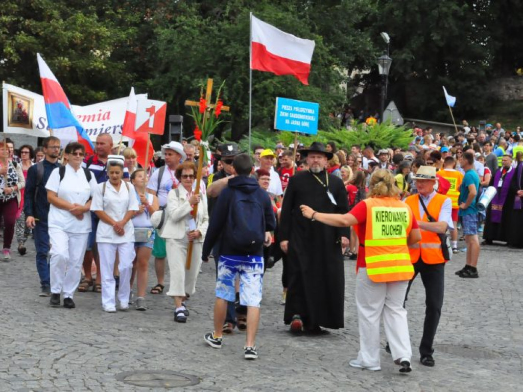 Pątnicy już w drodze [zdjęcia]