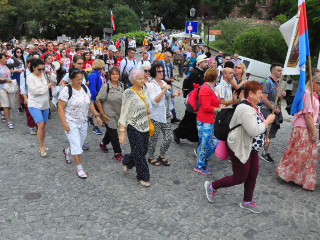 Pątnicy już w drodze [zdjęcia]