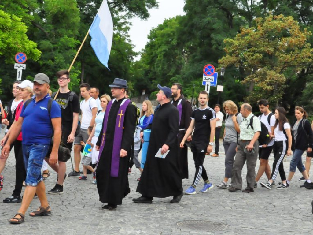 Pątnicy już w drodze [zdjęcia]