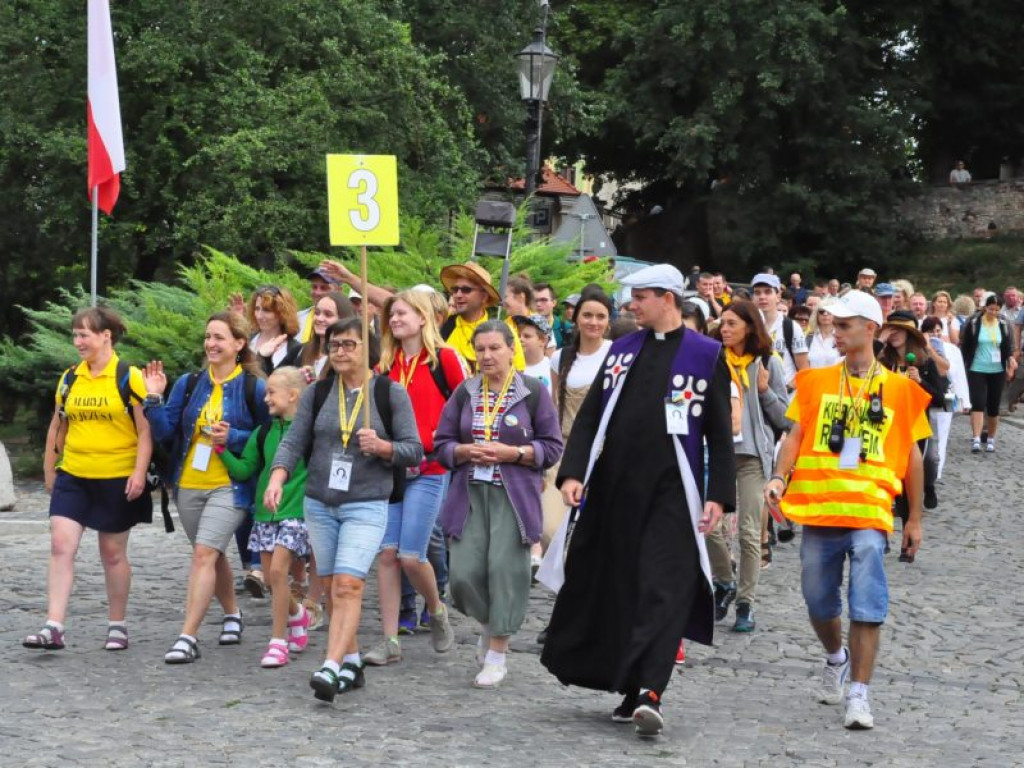 Pątnicy już w drodze [zdjęcia]
