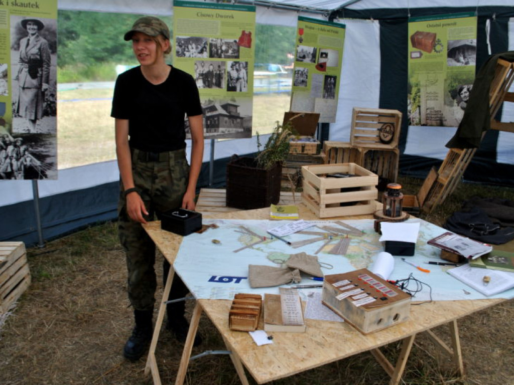 Harcerze nad Jeziorem Tarnobrzeskim (galeria)