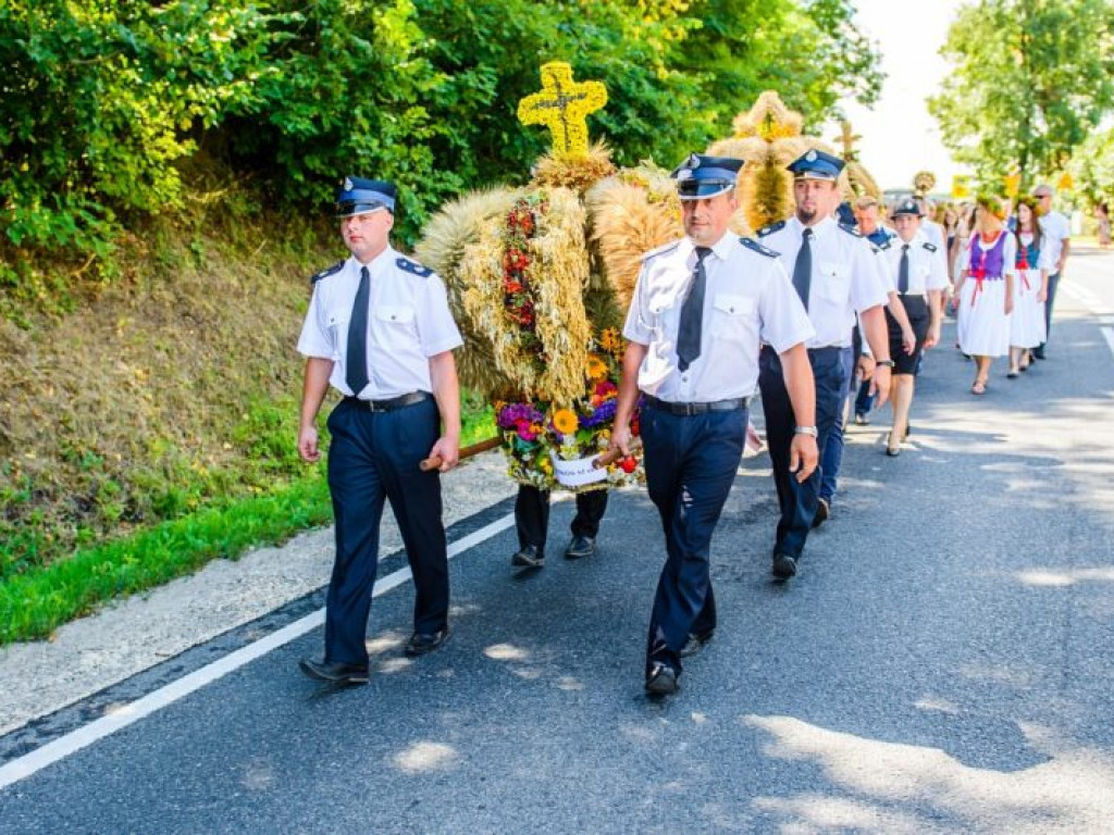 Dożynkowe świętowanie w Łoniowie [zdjęcia]