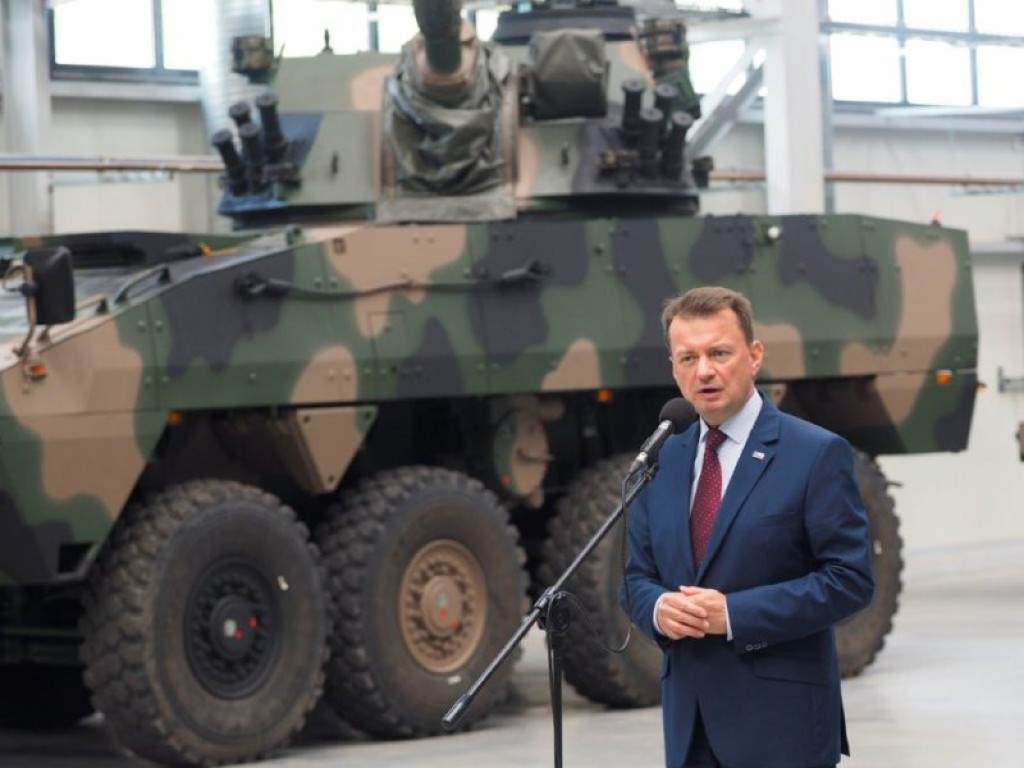 Minister obrony narodowej z wizytą w HSW. Podpisano ważny kontrakt [zdjęcia]