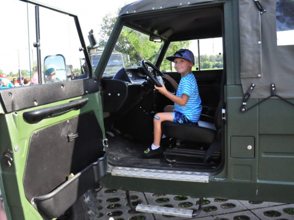 Tłumy na pikniku wojskowym w Sandomierzu [zdjęcia]