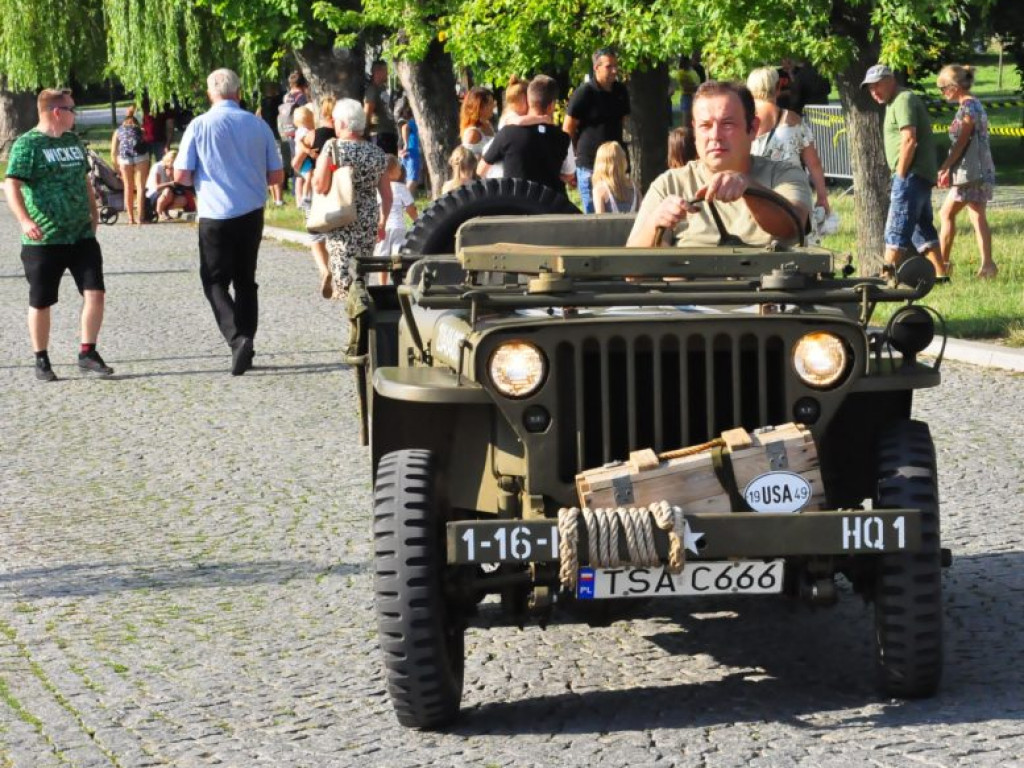 Tłumy na pikniku wojskowym w Sandomierzu [zdjęcia]