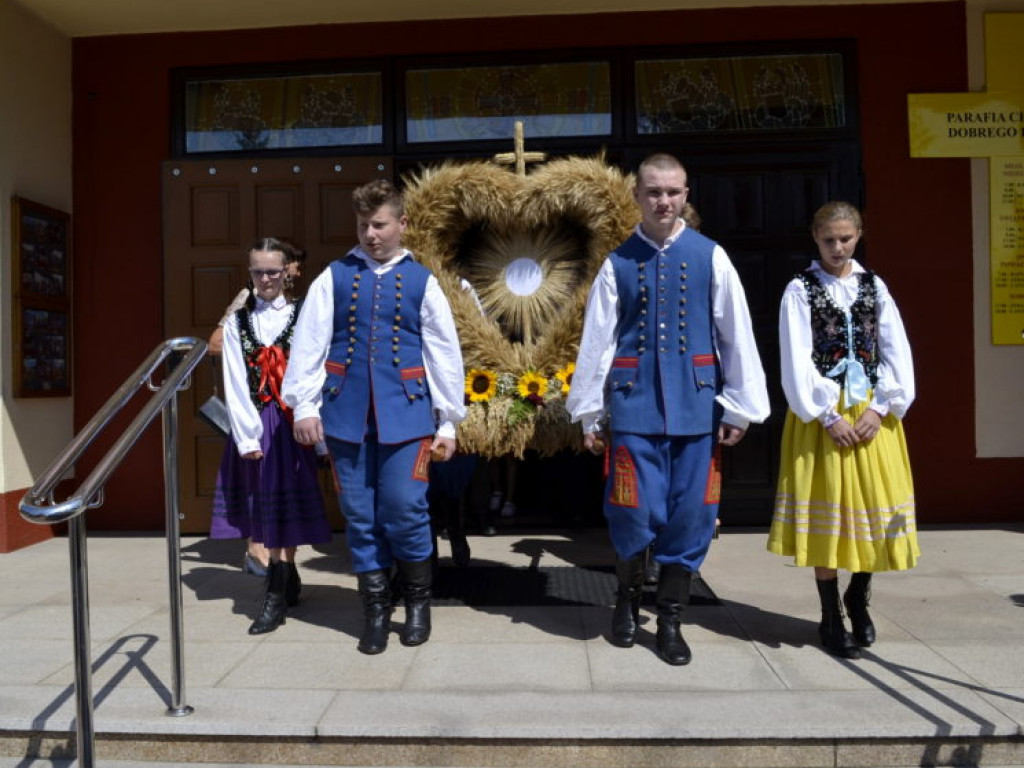 Święto Chleba w tarnobrzeskim Mokrzyszowie (galeria)