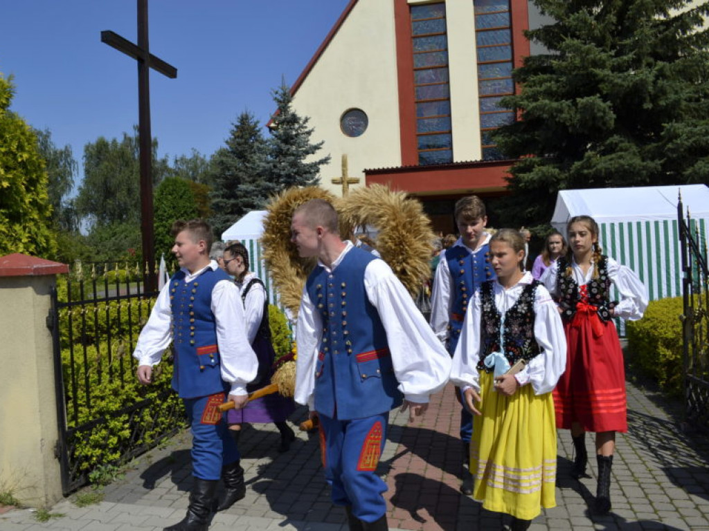 Święto Chleba w tarnobrzeskim Mokrzyszowie (galeria)