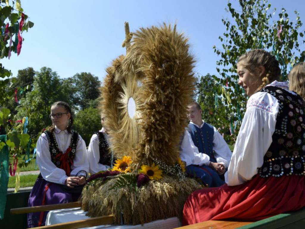 Święto Chleba w tarnobrzeskim Mokrzyszowie (galeria)