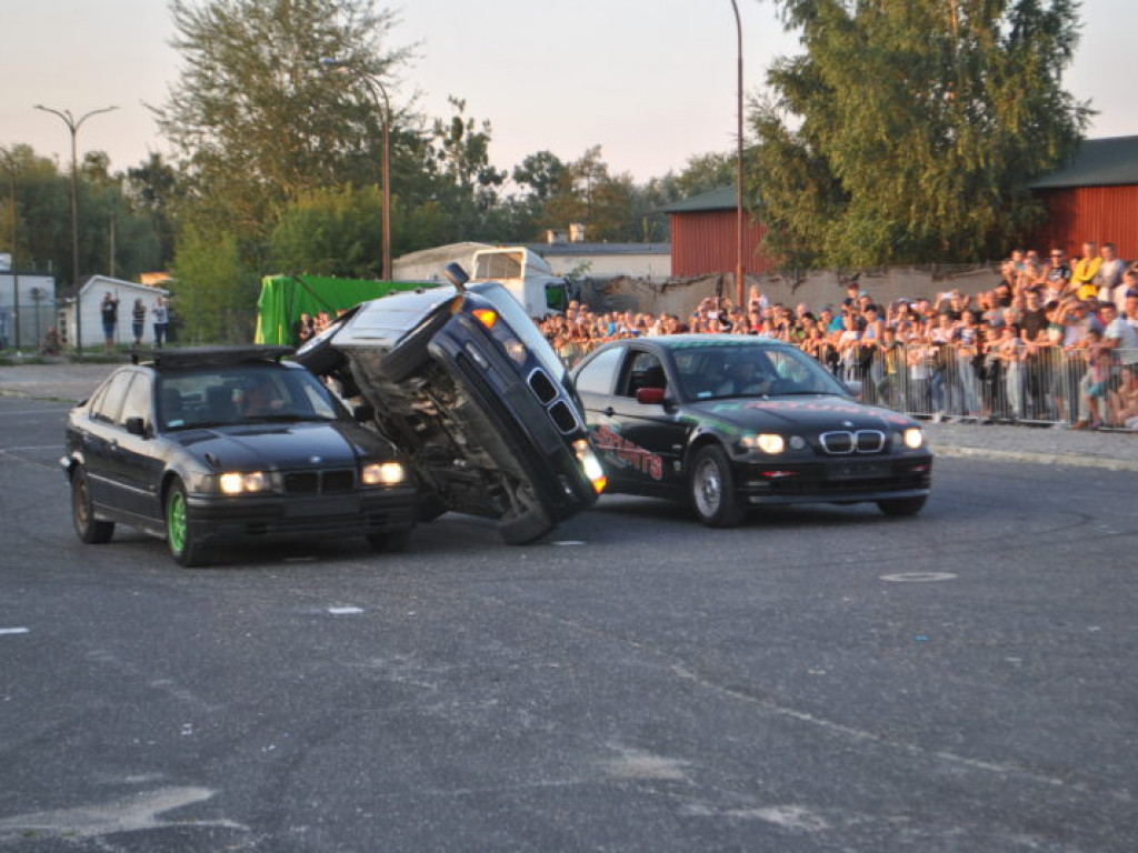 Motoryzacyjny show w Tarnobrzegu (zdjęcia)