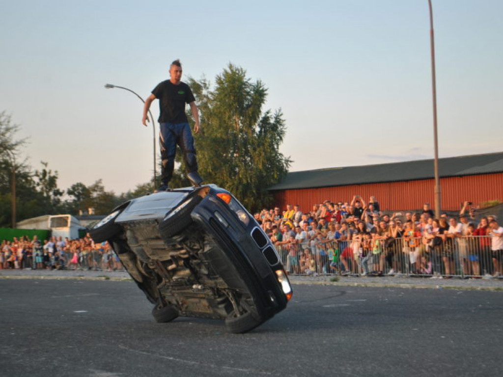 Motoryzacyjny show w Tarnobrzegu (zdjęcia)