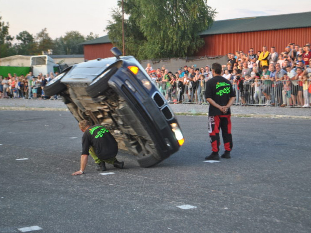 Motoryzacyjny show w Tarnobrzegu (zdjęcia)