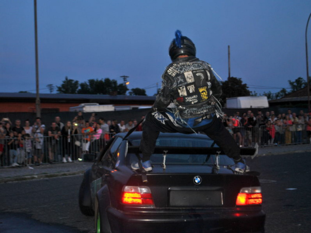 Motoryzacyjny show w Tarnobrzegu (zdjęcia)