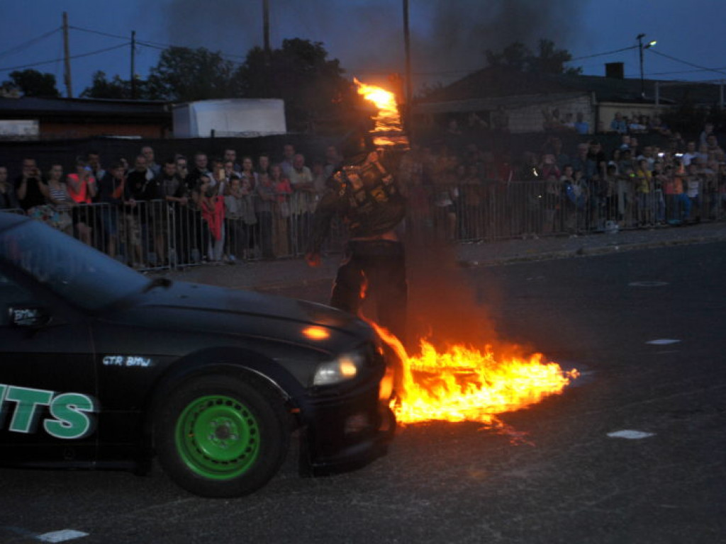 Motoryzacyjny show w Tarnobrzegu (zdjęcia)