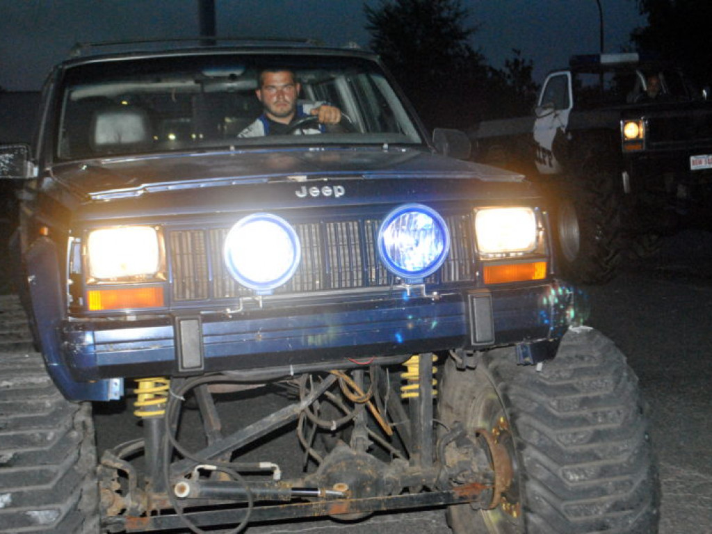 Motoryzacyjny show w Tarnobrzegu (zdjęcia)