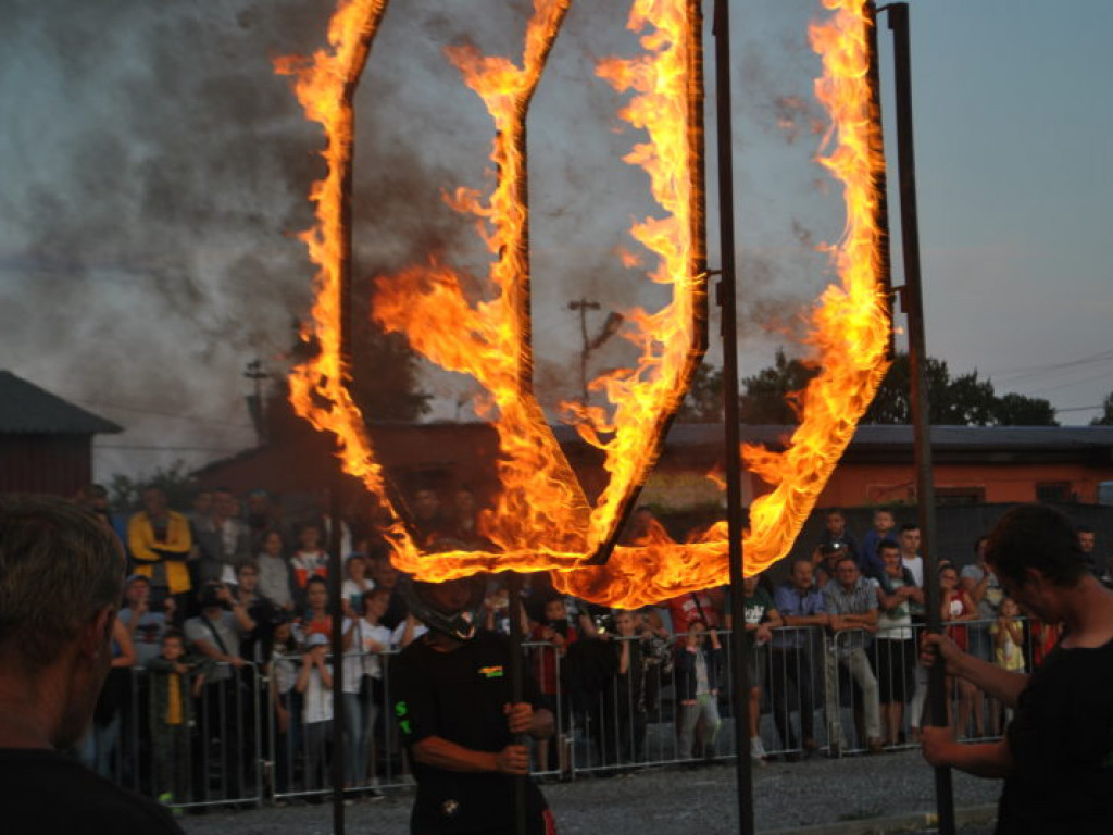 Motoryzacyjny show w Tarnobrzegu (zdjęcia)