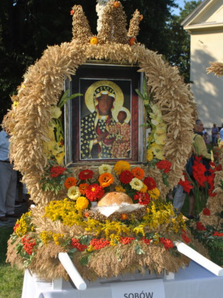 Tarnobrzeskie dożynki przed zamkiem (zdjęcia)