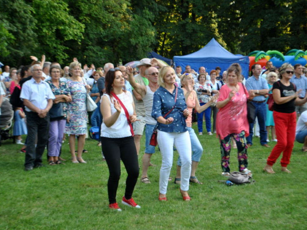 Tarnobrzeskie dożynki przed zamkiem (zdjęcia)