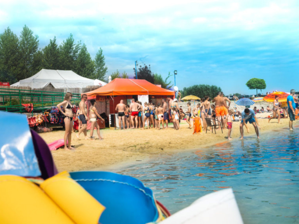 Woda, zabawa, radość - Wodny Park Rozrywki nad Jeziorem Tarnobrzeskim