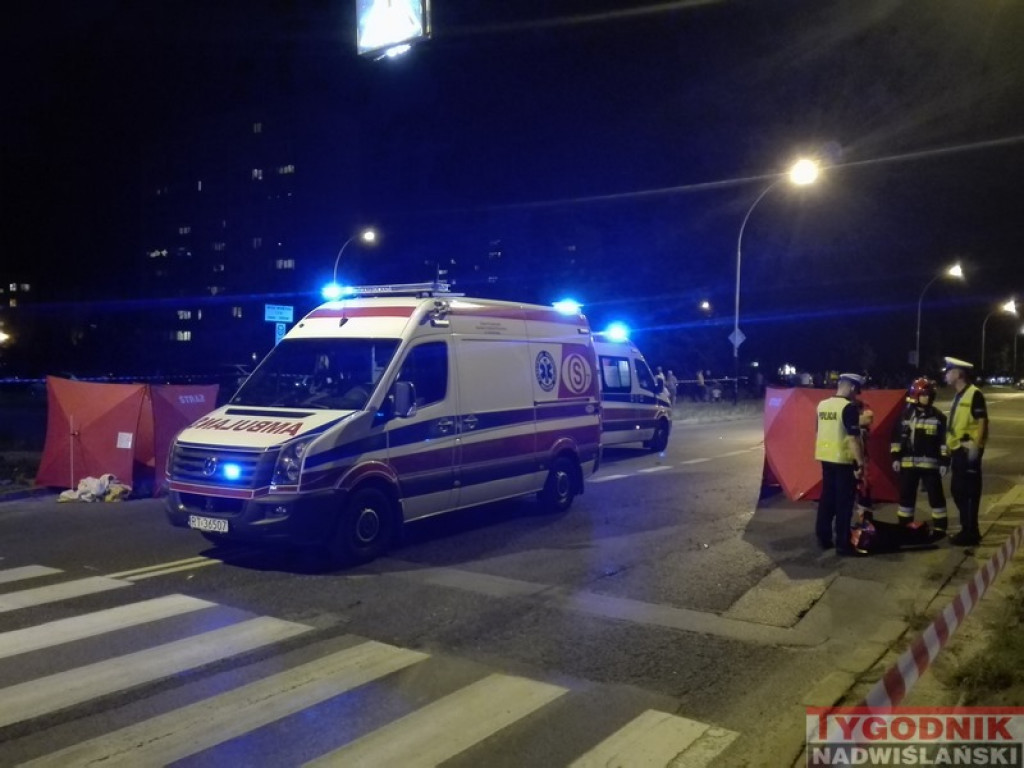 Koszmarny wypadek w Tarnobrzegu. 2 osoby nie żyją [zdjęcia]