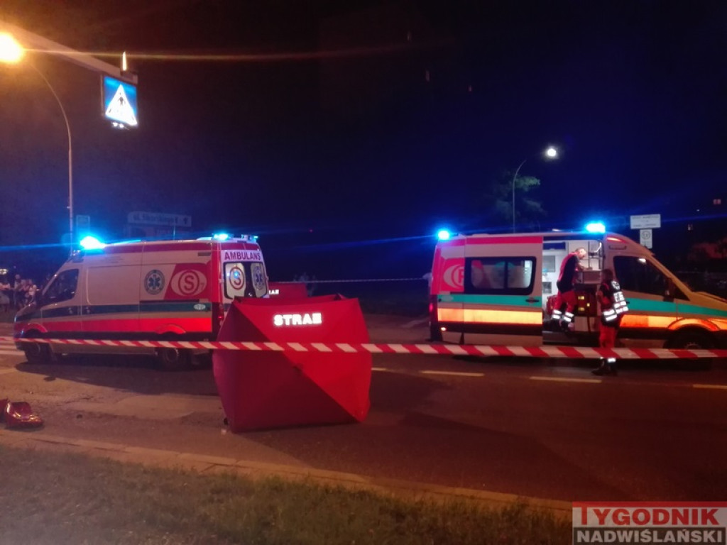 Koszmarny wypadek w Tarnobrzegu. 2 osoby nie żyją [zdjęcia]